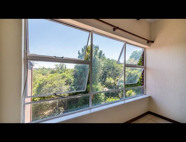 1 BEDROOM APARTMENT FOR SALE IN WENDYWOOD